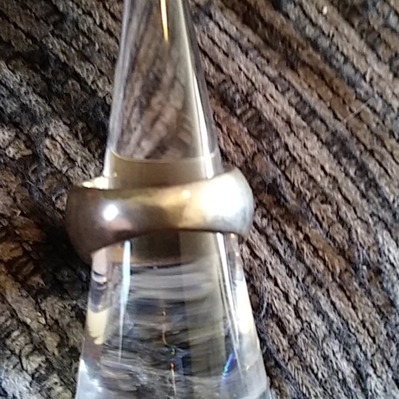 Ring - Picture 3 of 4